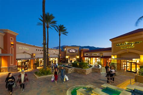 luxury stores in desert hills